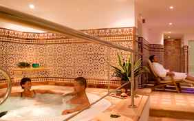 Entspannen im schönen Wellnessbereich - Foto: Ingo Wandmacher